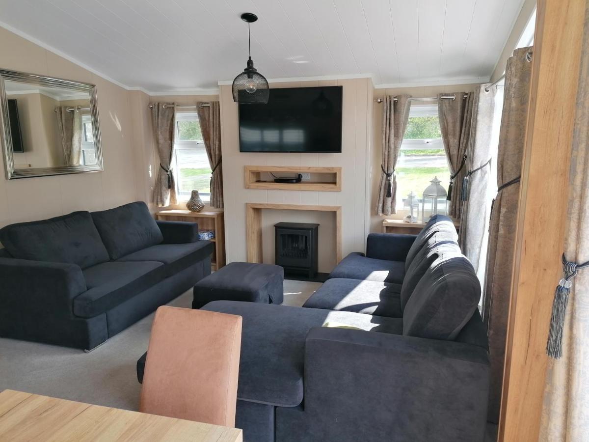 Luxury Lodge On Edge Of New Forest And 800M From Sea Entertainment And Leisure Passes Included Milford on Sea Exterior foto