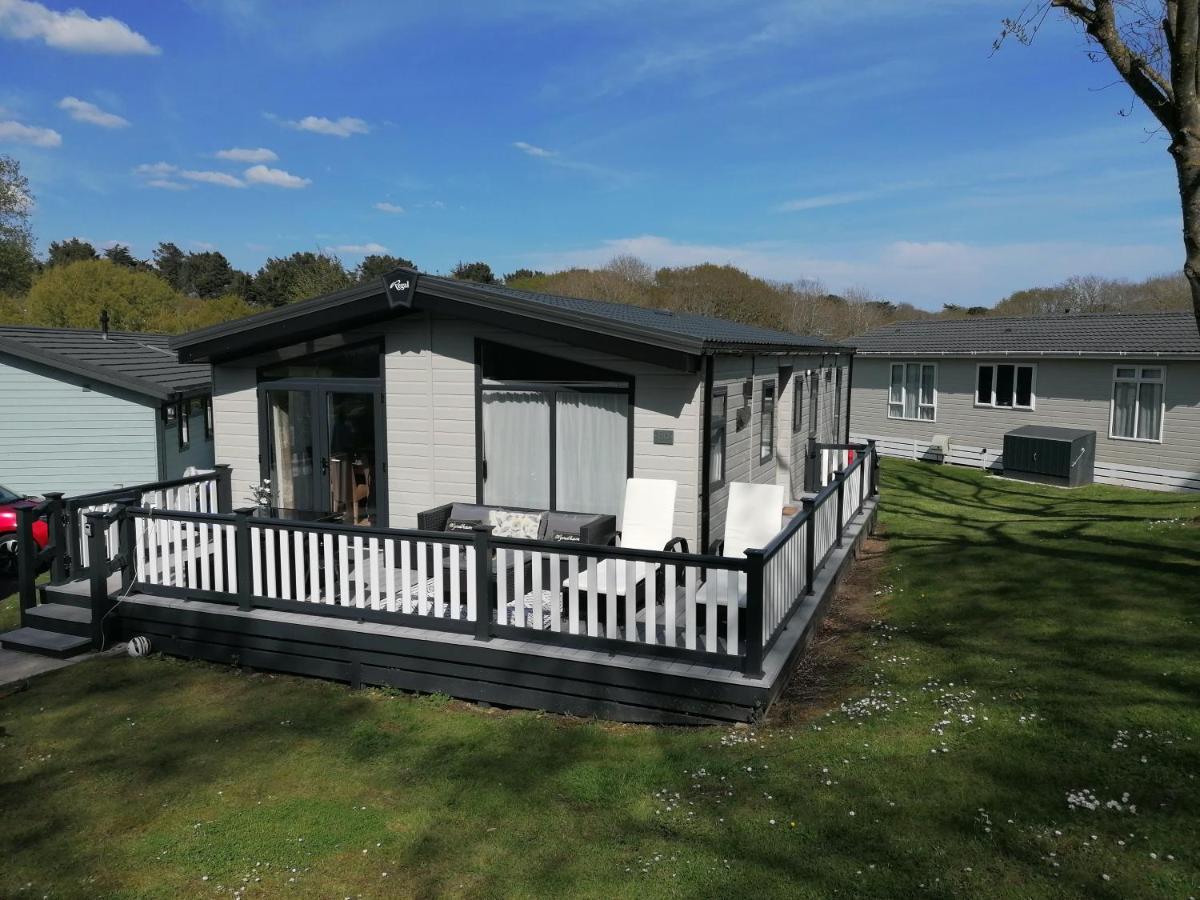 Luxury Lodge On Edge Of New Forest And 800M From Sea Entertainment And Leisure Passes Included Milford on Sea Exterior foto