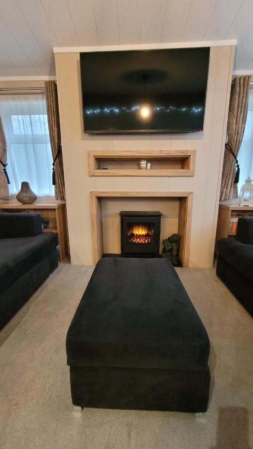 Luxury Lodge On Edge Of New Forest And 800M From Sea Entertainment And Leisure Passes Included Milford on Sea Exterior foto